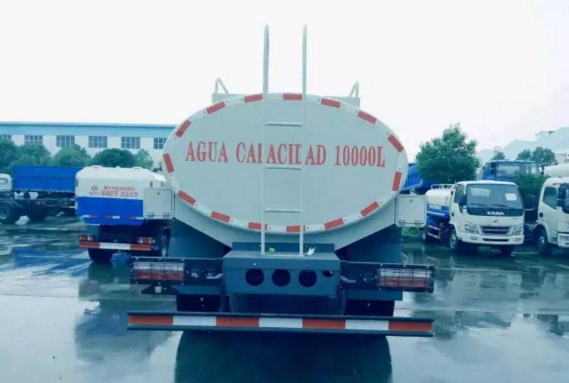 程力出口委內(nèi)瑞拉100臺(tái)江淮灑水車圓滿完成